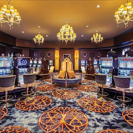 Beddable Unit By The Excalibur Casino Las Vegas Strip Aparthotel Exterior photo