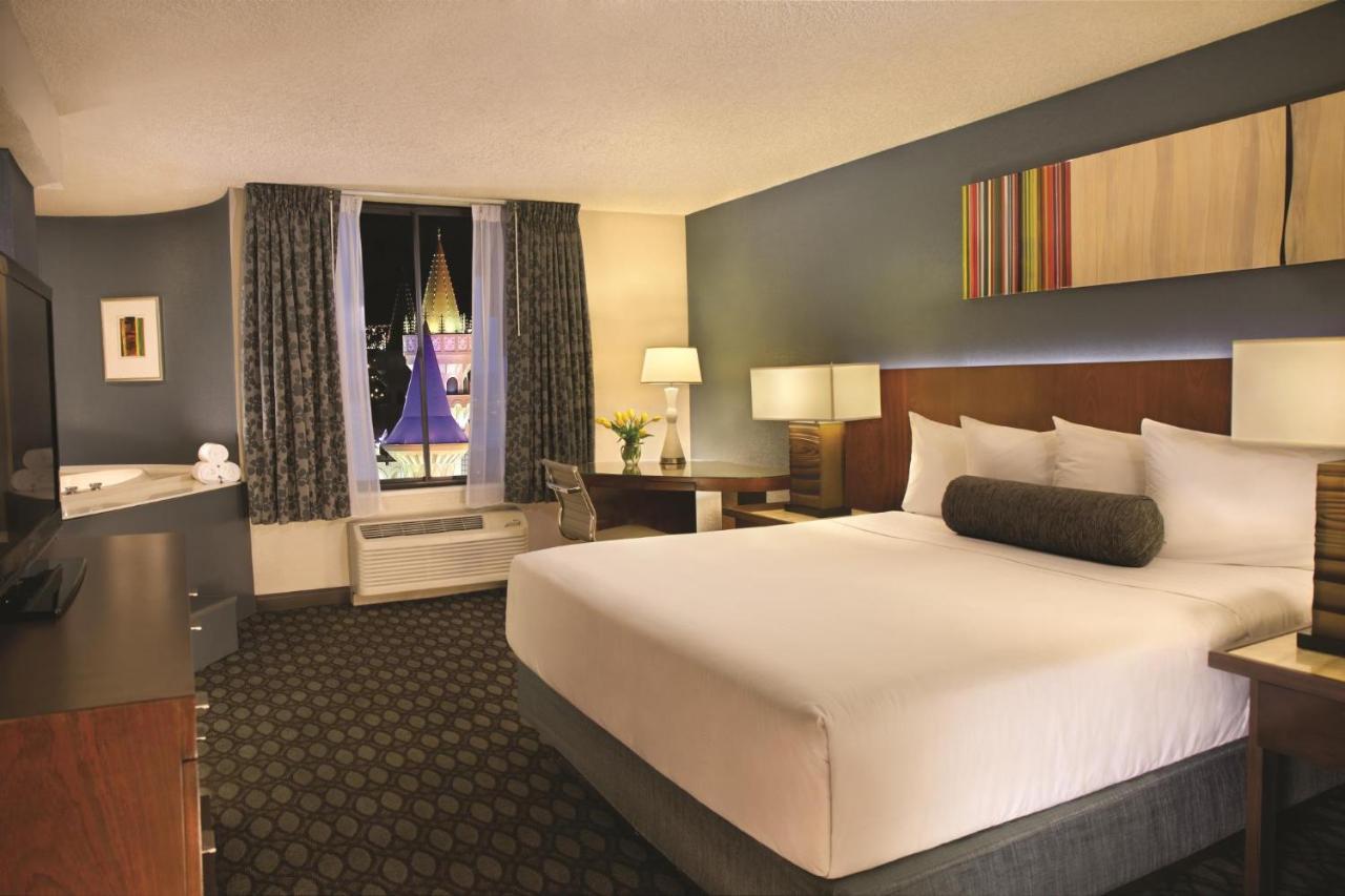 Beddable Unit By The Excalibur Casino Las Vegas Strip Aparthotel Exterior photo