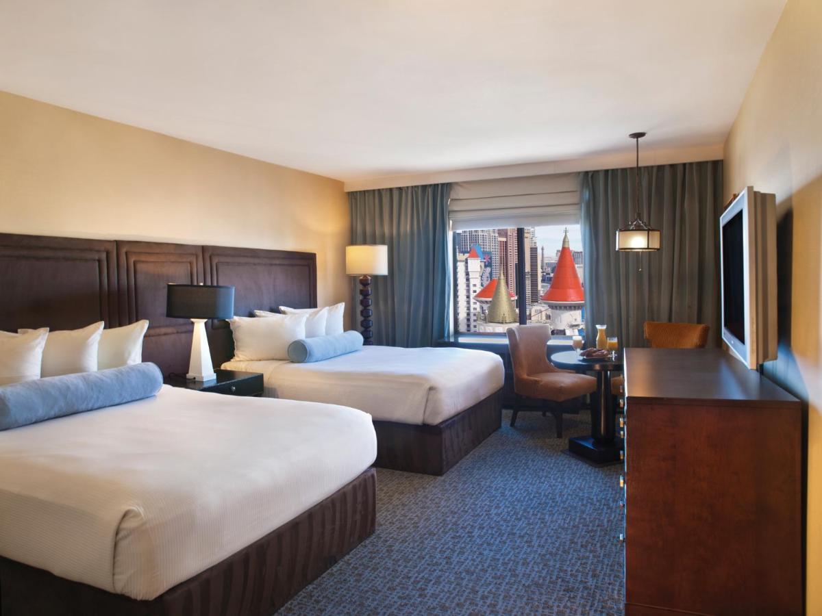 Beddable Unit By The Excalibur Casino Las Vegas Strip Aparthotel Exterior photo