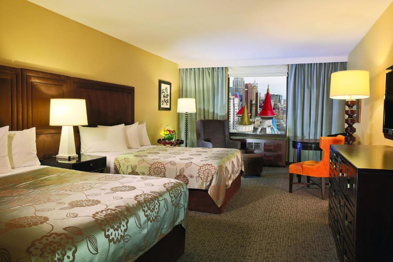 Beddable Unit By The Excalibur Casino Las Vegas Strip Aparthotel Exterior photo